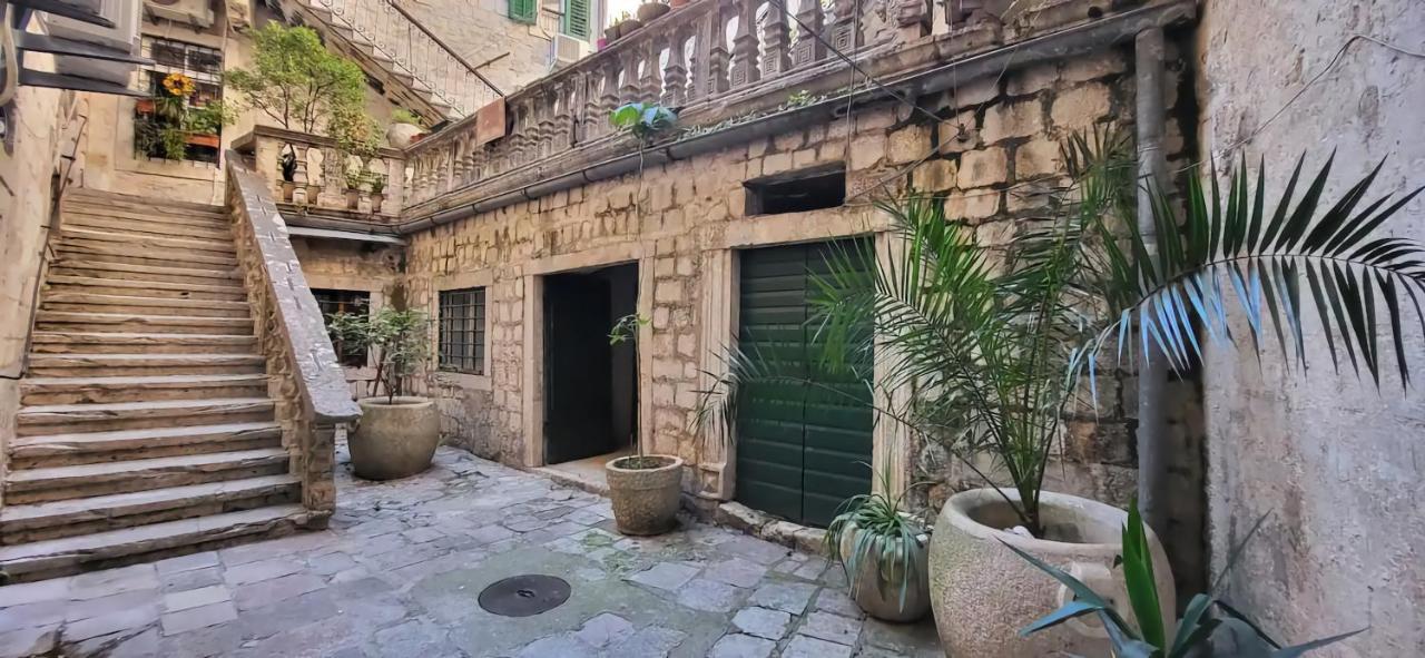 Cozy 2 Bedroom Apartment In Antique Bizanti Palace 科托尔 外观 照片