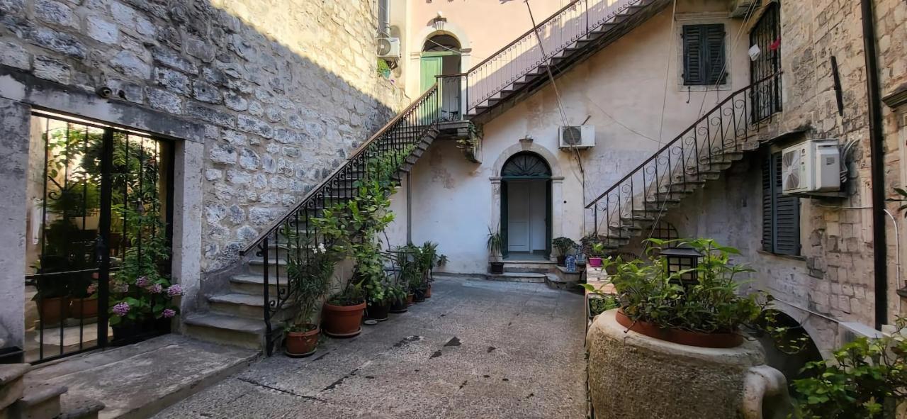 Cozy 2 Bedroom Apartment In Antique Bizanti Palace 科托尔 外观 照片