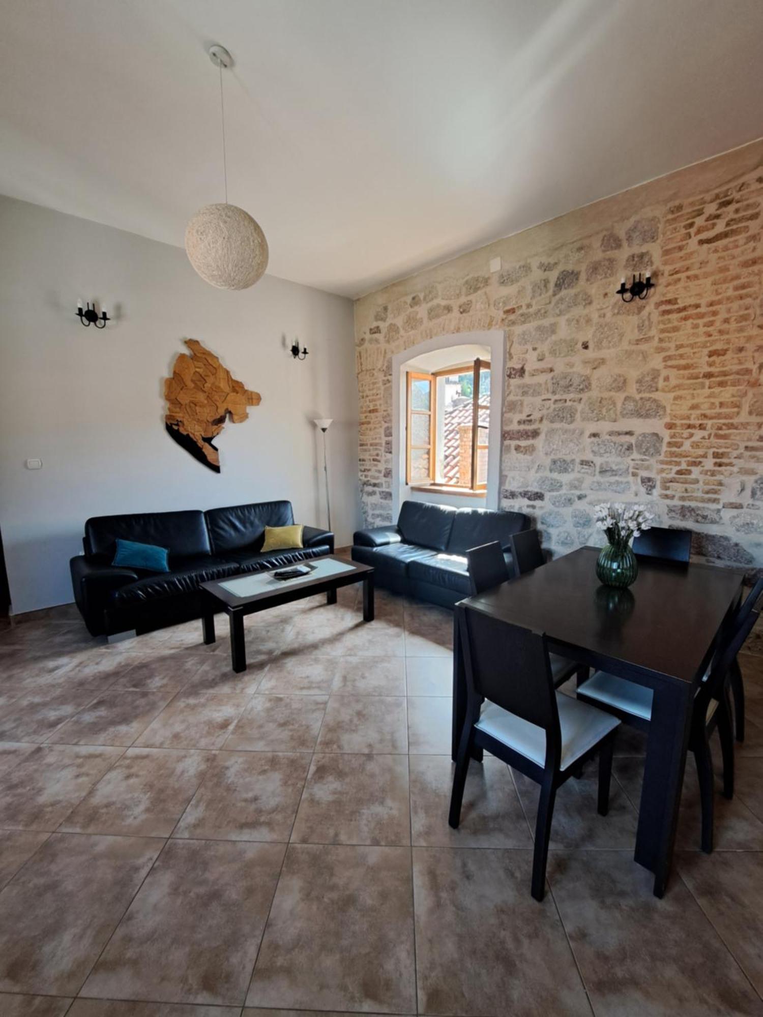 Cozy 2 Bedroom Apartment In Antique Bizanti Palace 科托尔 客房 照片
